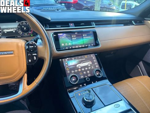 Used 2018 Land Rover Range Rover Velar R-Dynamic HSE AWD/4WD image 17