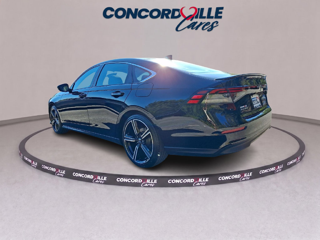 Used 2025 Honda Accord Sport image 4