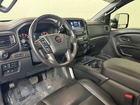 Used 2021 Nissan Titan PRO-4X w/ Pro-4x Convenience Package AWD/4WD image 4