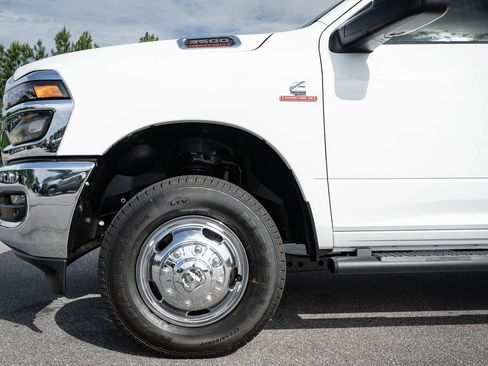 New 2026 RAM 3500 Tradesman AWD/4WD image 4