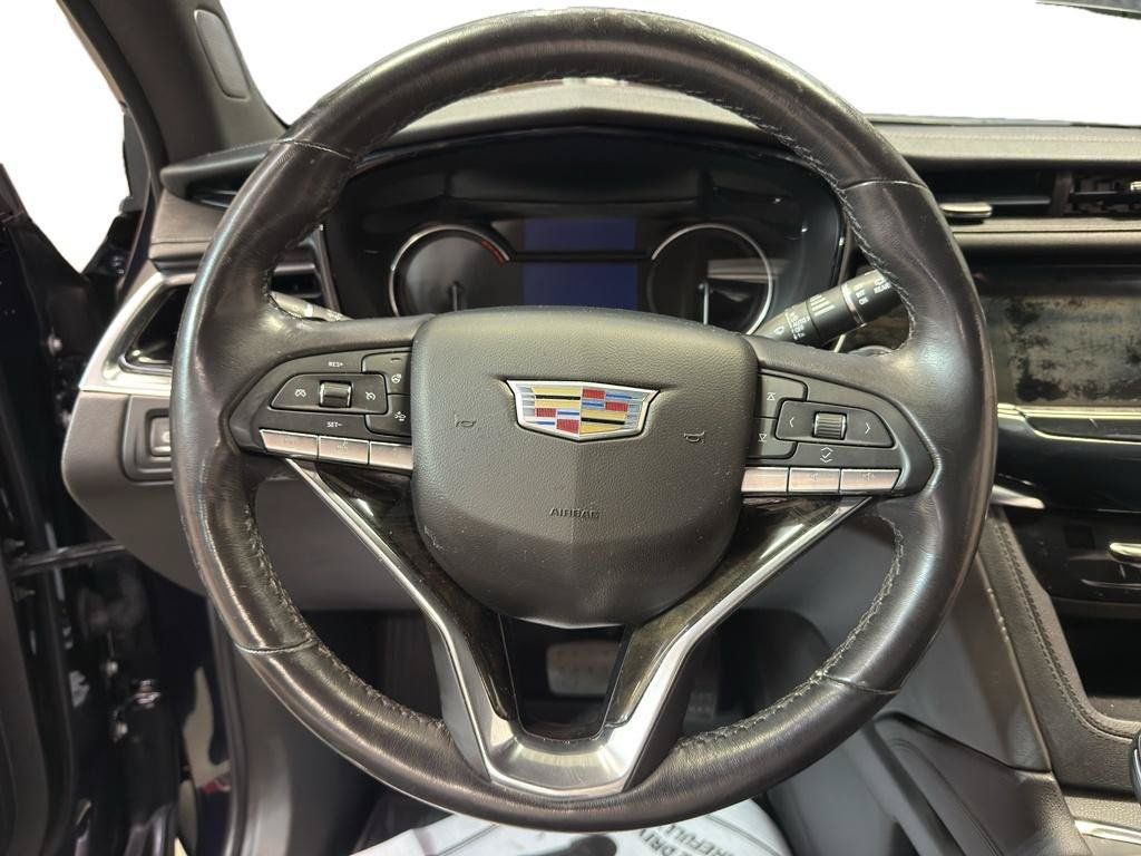 Used 2021 Cadillac XT6 Premium Luxury AWD/4WD image 17