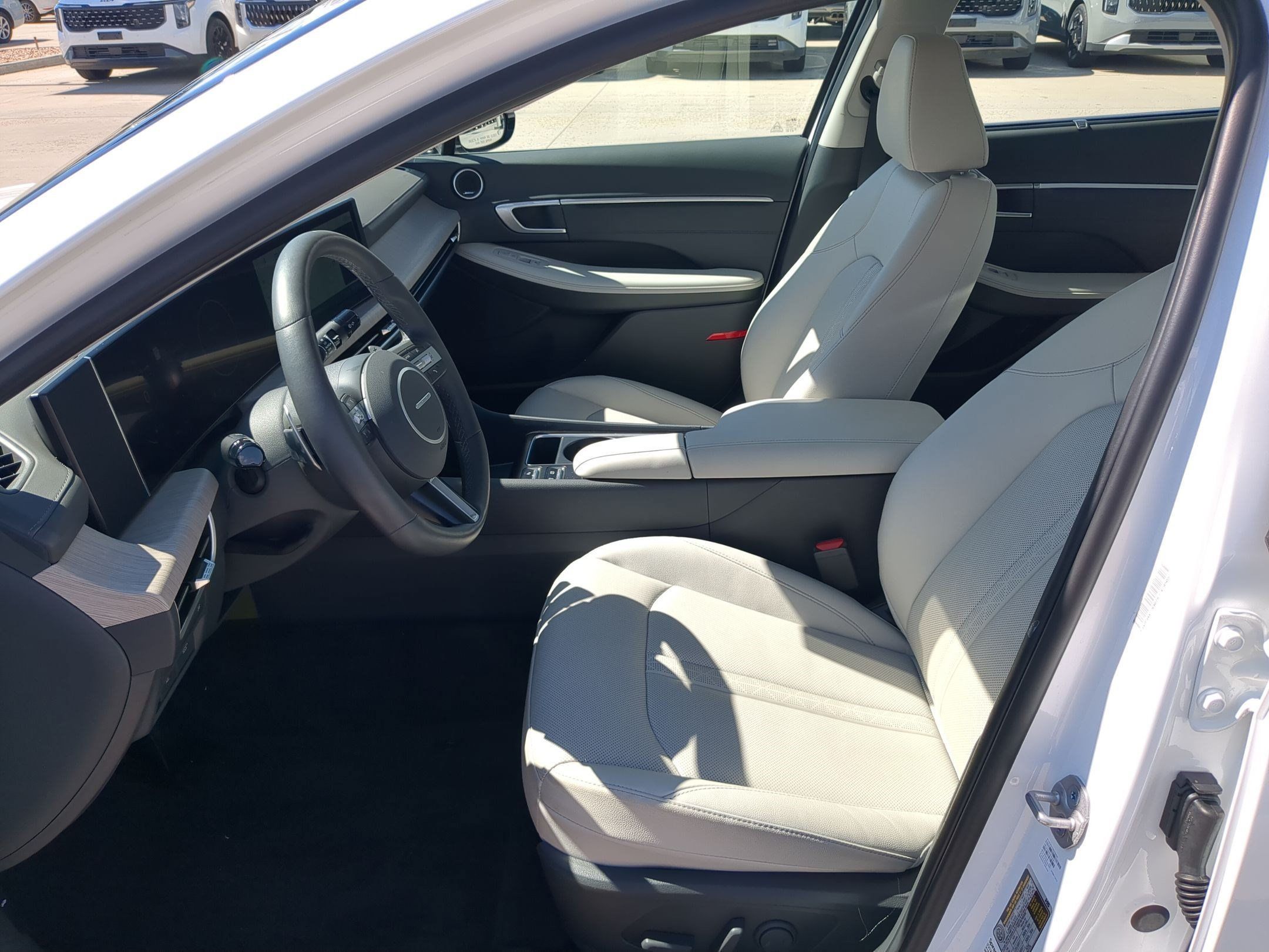 Used 2025 Hyundai Sonata Limited FWD image 26