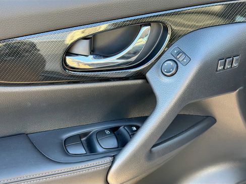 Used 2019 Nissan Rogue SL w/ Premium Package image 22