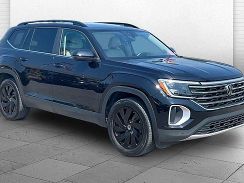 Used 2024 Volkswagen Atlas SE AWD/4WD image 1