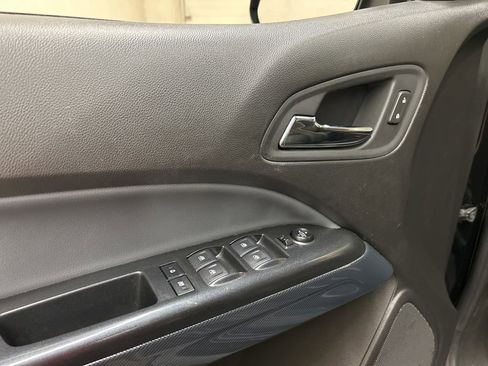 Used 2021 Chevrolet Colorado Z71 w/ Z71 Midnight Edition AWD/4WD image 26