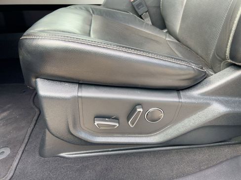 Used 2019 Ford F450 Lariat w/ Lariat Value Package image 13