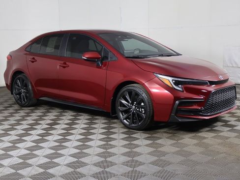 Used 2024 Toyota Corolla SE image 40