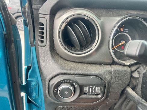Used 2019 Jeep Wrangler Sport AWD/4WD image 21