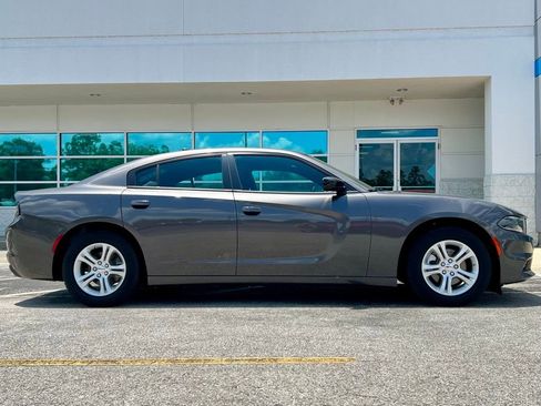 Used 2023 Dodge Charger SXT image 3