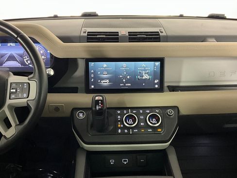 Used 2020 Land Rover Defender 110 S image 12