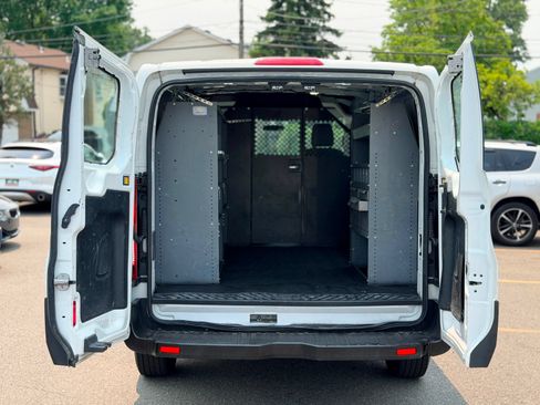 Used 2015 Ford Transit 250 130 Low Roof RWD image 9