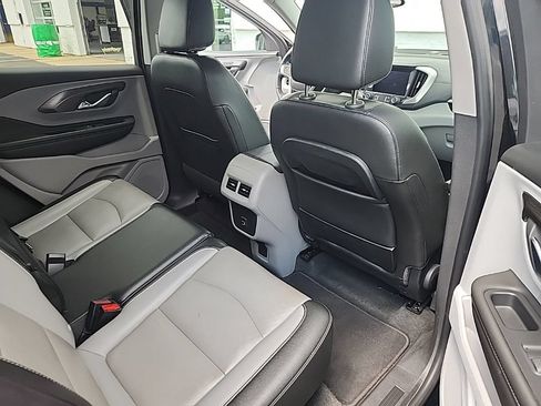 Used 2024 GMC Terrain SLT FWD image 13
