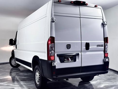 Used 2024 RAM ProMaster 2500 w/ Cold Weather Group FWD image 11