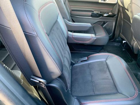 Used 2023 Ford Explorer ST-Line w/ Class IV Trailer Tow Package image 27