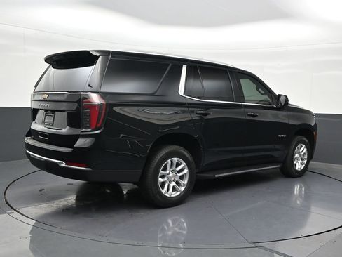 Used 2025 Chevrolet Tahoe LS RWD image 5
