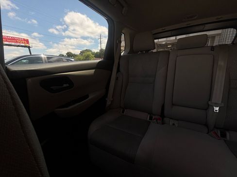 Used 2025 Nissan Rogue SV FWD image 41
