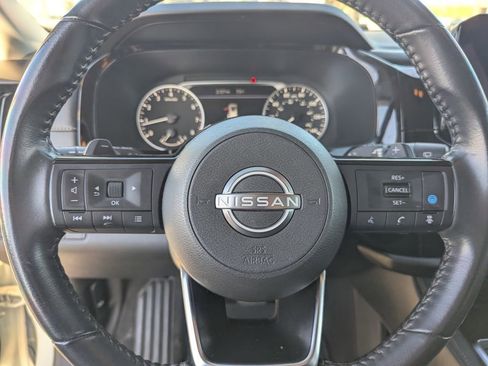 Used 2023 Nissan Pathfinder SV AWD/4WD image 22
