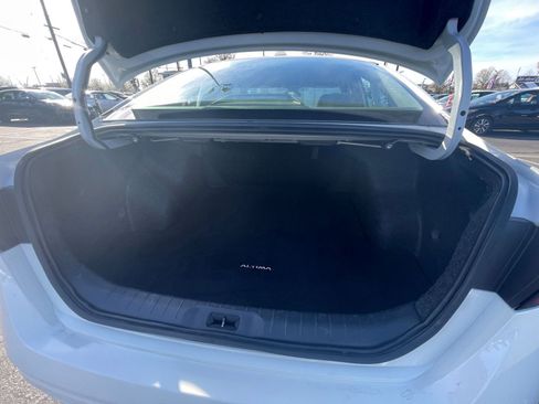 Used 2025 Nissan Altima 2.5 SV image 25