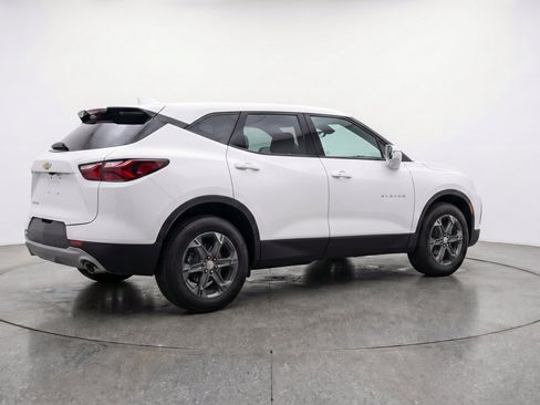 Used 2025 Chevrolet Blazer LT FWD image 9