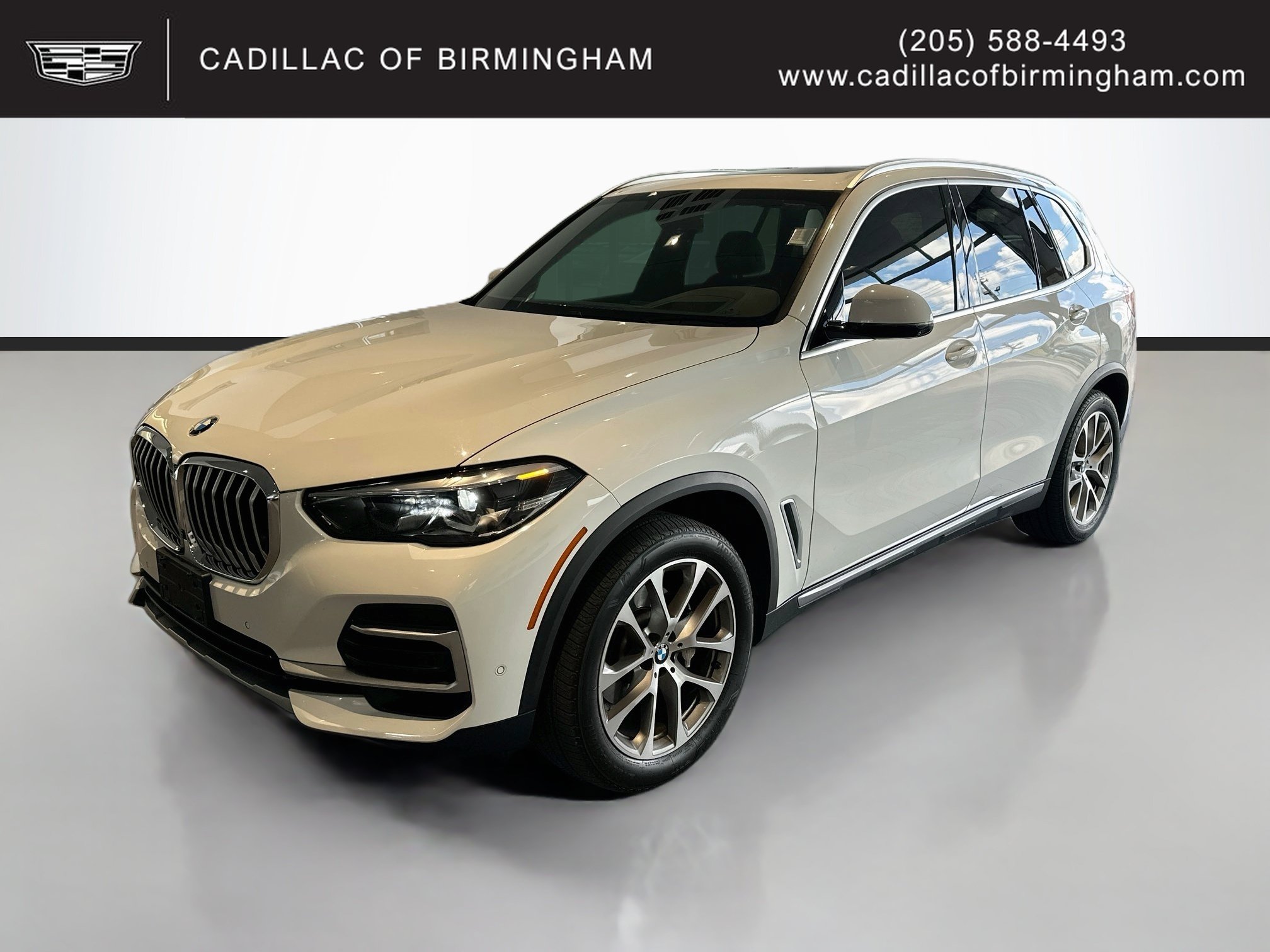 Used 2022 BMW X5 xDrive40i w/ Premium Package AWD/4WD image 1