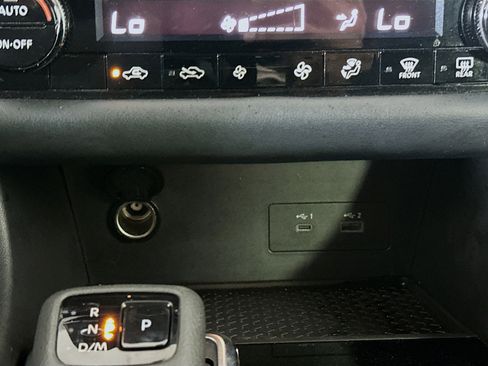 Used 2025 Nissan Pathfinder SV image 25