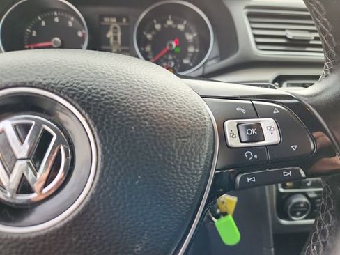 Used 2017 Volkswagen Passat 1.8T R-Line w/ R-Line Lighting Package image 19