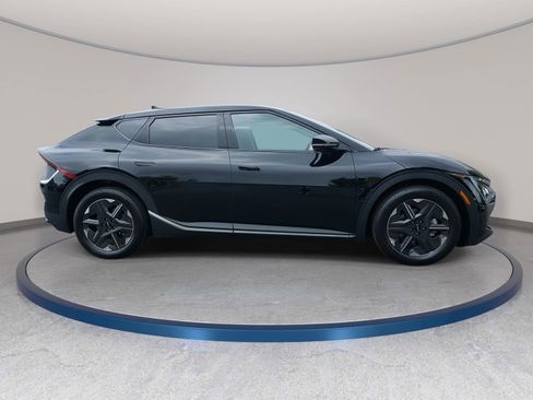 New 2025 Kia EV6 Light image 4
