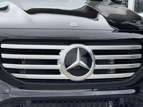 Used 2025 Mercedes-Benz GLB 250 4MATIC image 38