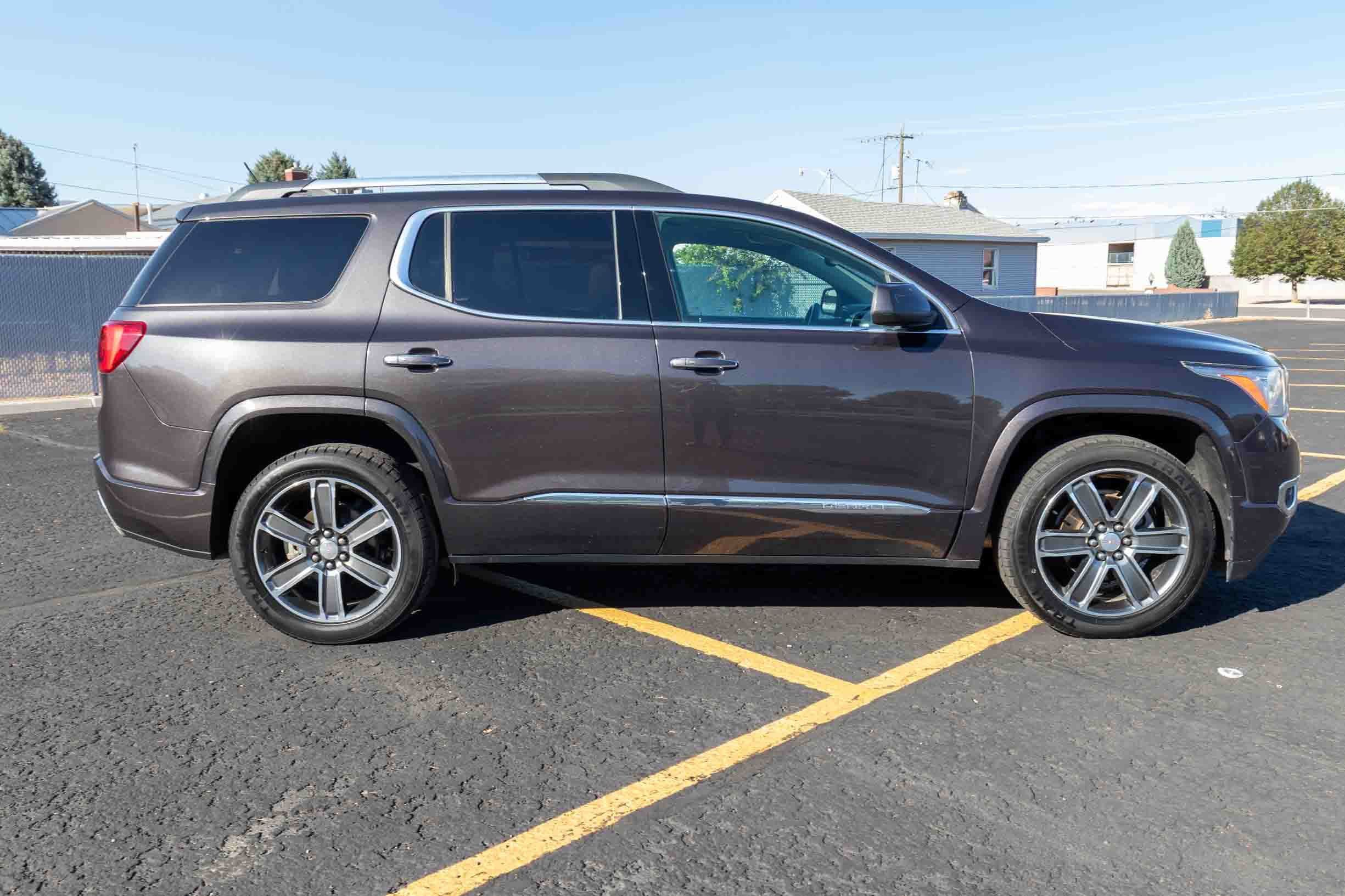 Used 2018 GMC Acadia Denali w/ LPO, Cargo Package AWD/4WD image 2