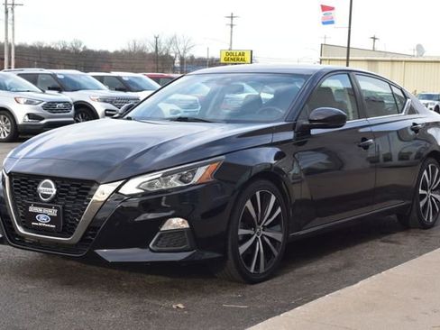 Used 2021 Nissan Altima 2.5 SR FWD image 12