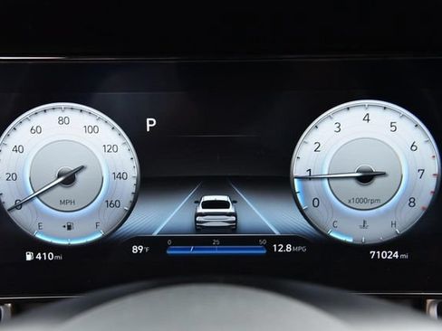 Used 2023 Hyundai Elantra SEL w/ Convenience Package FWD image 11