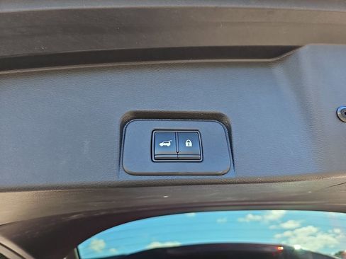 Used 2021 Nissan Rogue SL image 17