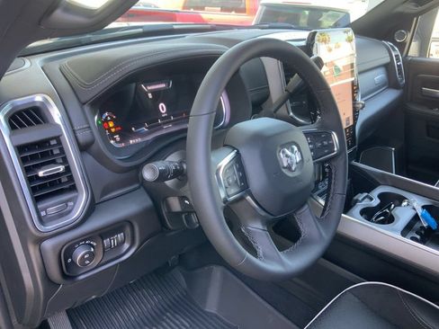 New 2025 RAM 2500 Laramie AWD/4WD image 17