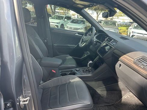 Used 2024 Volkswagen Tiguan SEL R-Line image 39