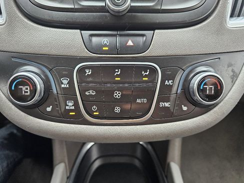 Used 2020 Chevrolet Malibu LT FWD image 29