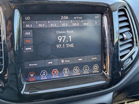 Used 2021 Jeep Compass Limited w/ Sun and Sound Group AWD/4WD image 23