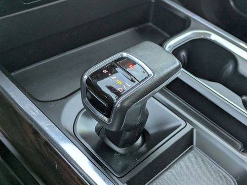 Used 2022 GMC Sierra 1500 SLT w/ SLT Convenience Package image 25