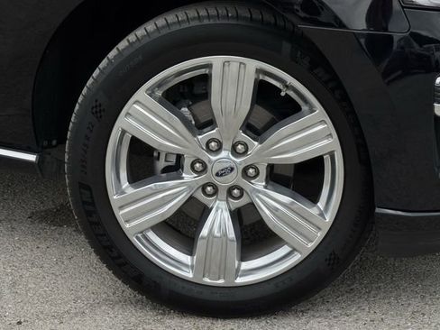 Used 2023 Ford Expedition Platinum image 37