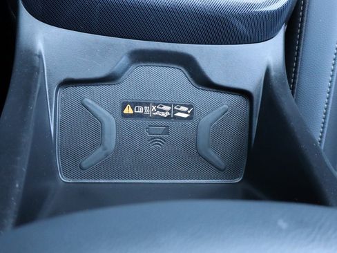 Used 2022 Chevrolet Colorado Z71 image 12