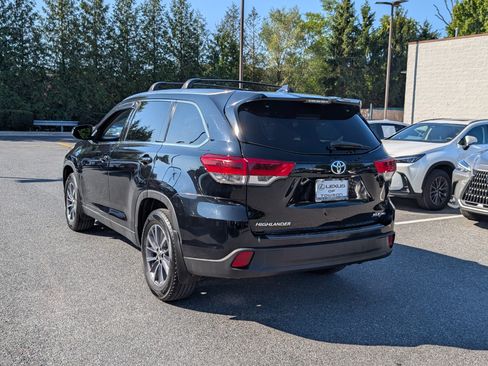 Used 2019 Toyota Highlander XLE AWD/4WD image 5