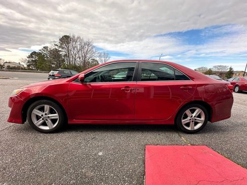 Used 2013 Toyota Camry SE image 6