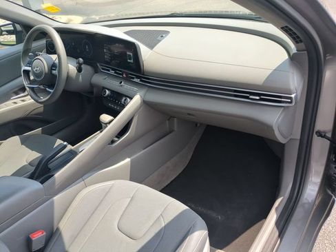 Used 2024 Hyundai Elantra SEL FWD image 35
