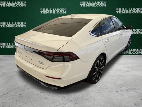 Used 2024 Honda Accord Touring image 4