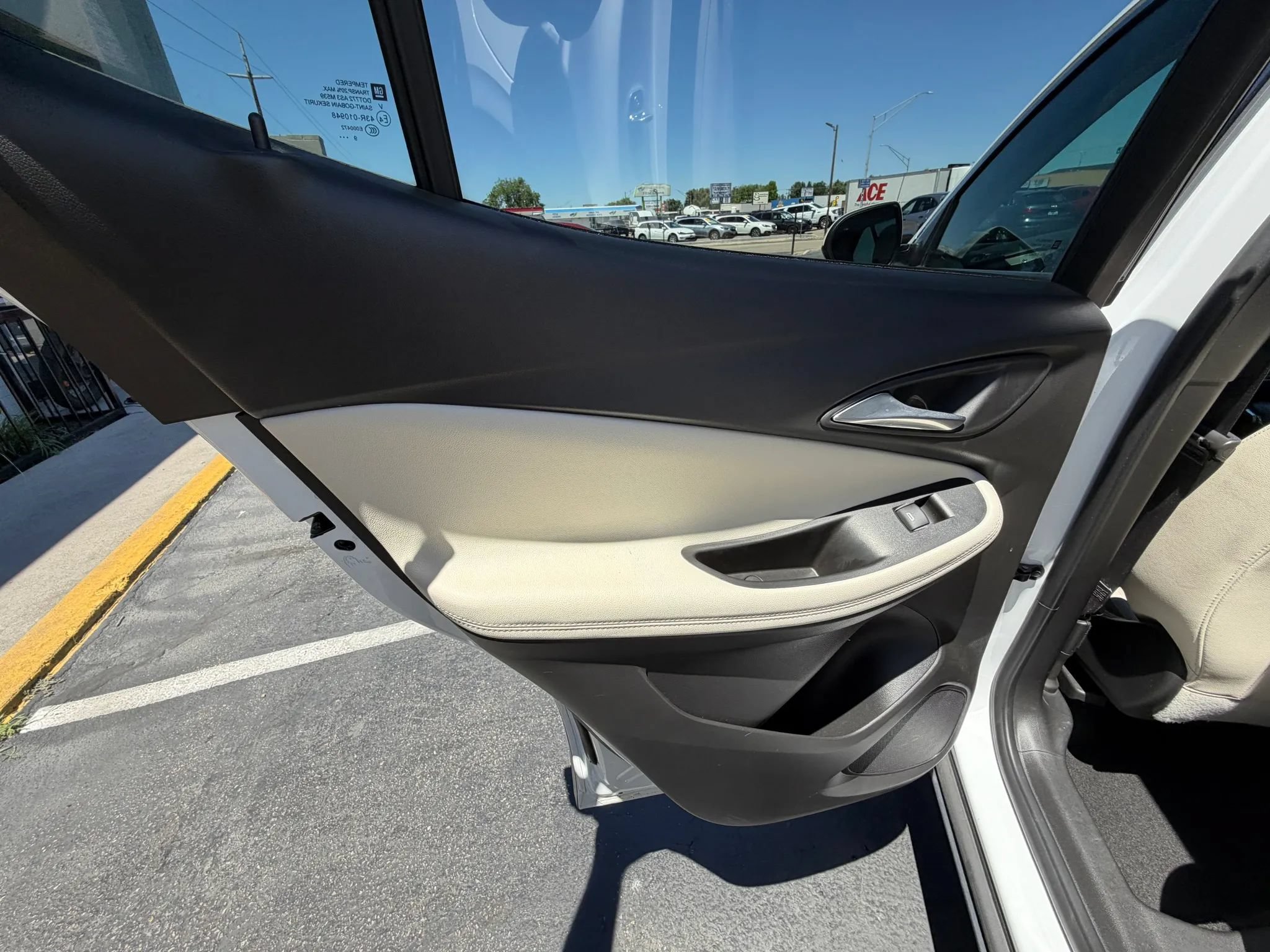 Used 2020 Buick Encore GX Essence FWD image 19