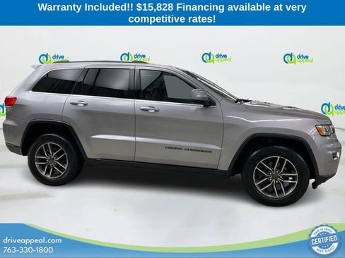 Used 2019 Jeep Grand Cherokee Laredo w/ 18" Wheel & 8.4" Radio Group AWD/4WD image 4