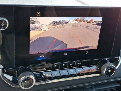 Used 2023 Chevrolet Colorado LT image 18