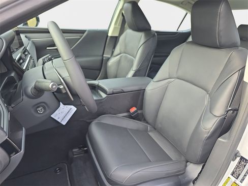 New 2025 Lexus ES 350 w/ Premium Package image 14