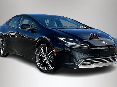 Used 2024 Toyota Prius XLE image 1