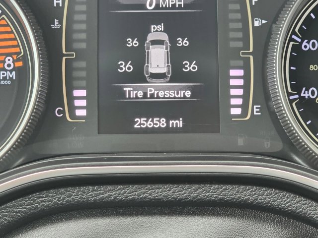 Used 2019 Jeep Cherokee Latitude w/ Popular Appearance Group FWD image 25
