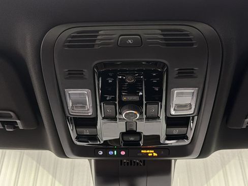 Used 2026 GMC Yukon Denali Ultimate AWD/4WD image 33
